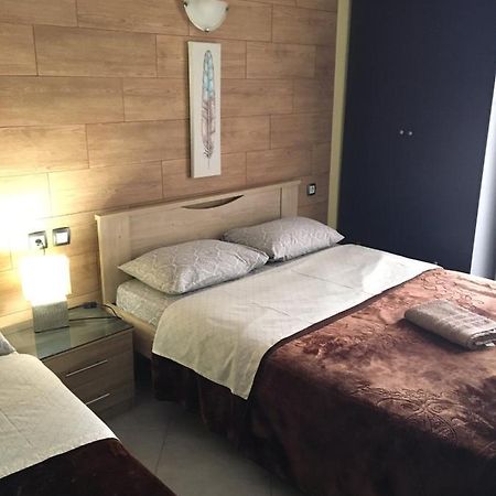G M 1 Rooms Kentro In The Heart Of The City Larissa Exterior foto