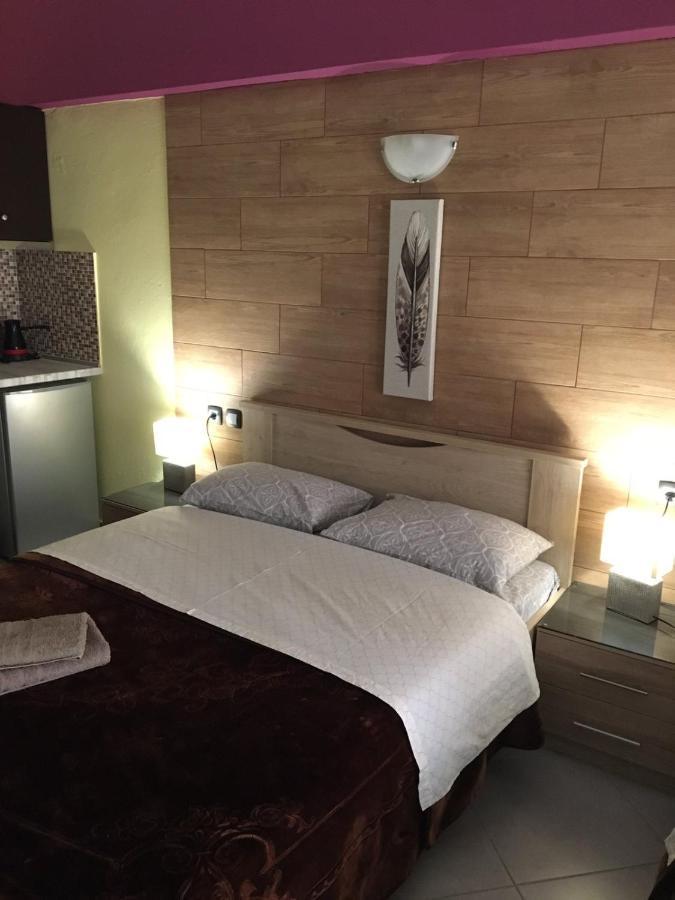 G M 1 Rooms Kentro In The Heart Of The City Larissa Exterior foto
