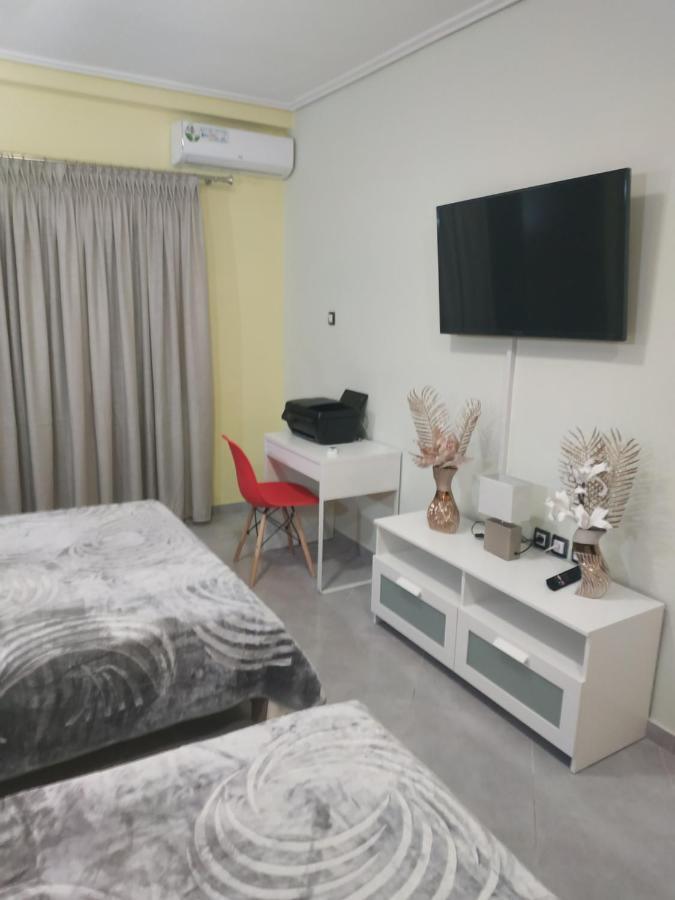 G M 1 Rooms Kentro In The Heart Of The City Larissa Exterior foto